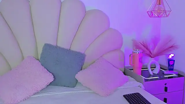 Alyss Sweet online show from October 19, 11:57 am