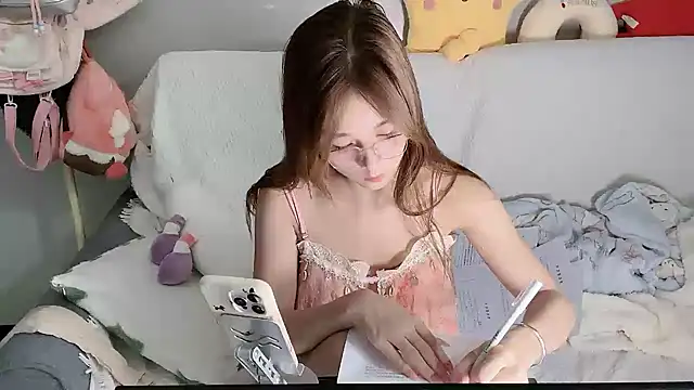 xiaoguaiss online show from October 23, 5:50 am