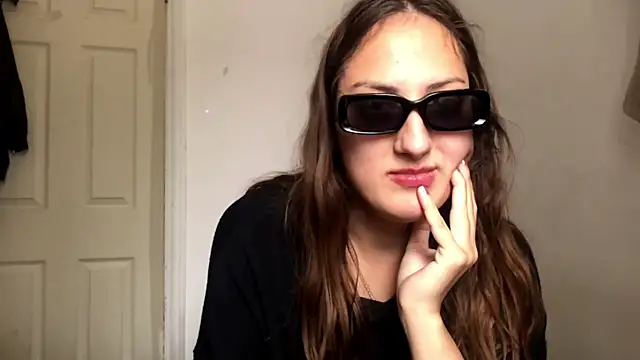 Snapshot of OccurredPeel chatting on October 10, 1:45 pm OccurredPeel online show from October 10, 1:45 pm