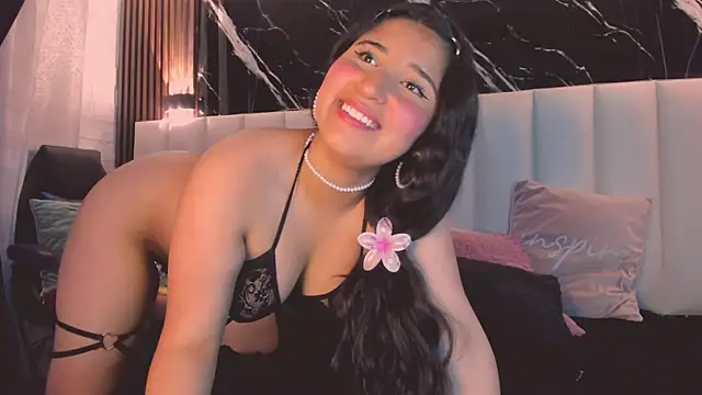 Snapshot of Lizz39 chatting on January 14, 5:38 pm Lizz39 online show from January 14, 5:38 pm