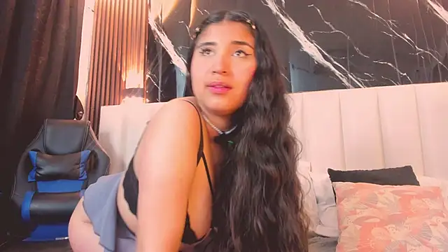 Snapshot of Lizz39 chatting on February 8, 3:10 pm Lizz39 online show from February 8, 3:10 pm