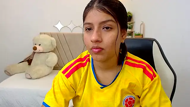 Snapshot of zara_cute chatting on July 3, 4:57 pm zara cute online show from July 3, 4:57 pm