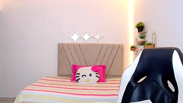 zara cute online show from May 23, 12:15 pm