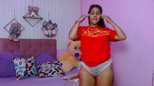 Snapshot of zara_cute chatting on October 10, 6:20 pm zara cute online show from October 10, 6:20 pm