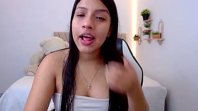 Snapshot of zara_cute chatting on July 9, 12:26 pm zara cute online show from July 9, 12:26 pm