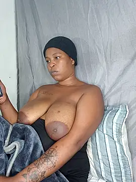 ZuriVixen online show from May 11, 9:23 pm
