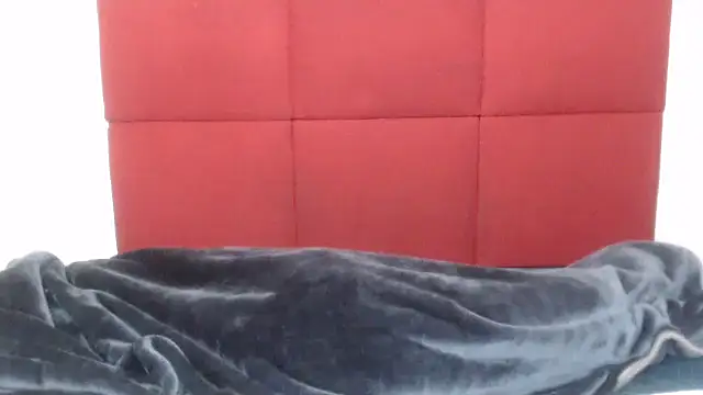 ZuriVixen online show from November 25, 3:18 am