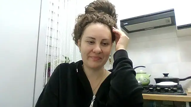 MeadowEyes online show from May 14, 9:01 pm