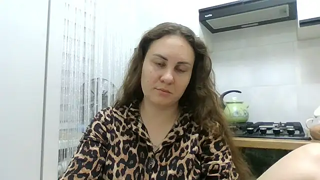 Snapshot of MeadowEyes chatting on July 8, 8:09 pm MeadowEyes online show from July 8, 8:09 pm