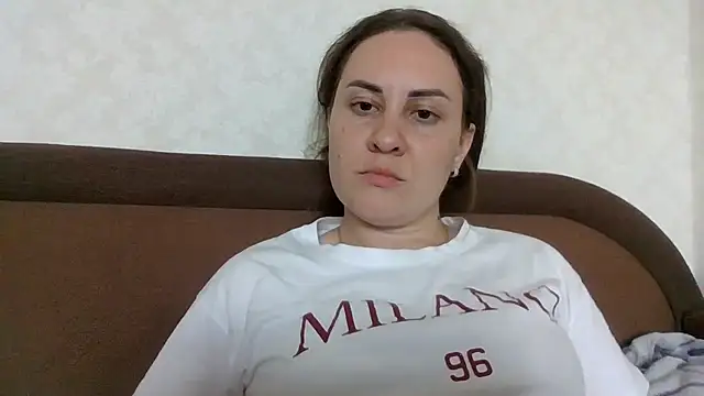 Snapshot of MeadowEyes chatting on June 23, 12:58 pm MeadowEyes online show from June 23, 12:58 pm