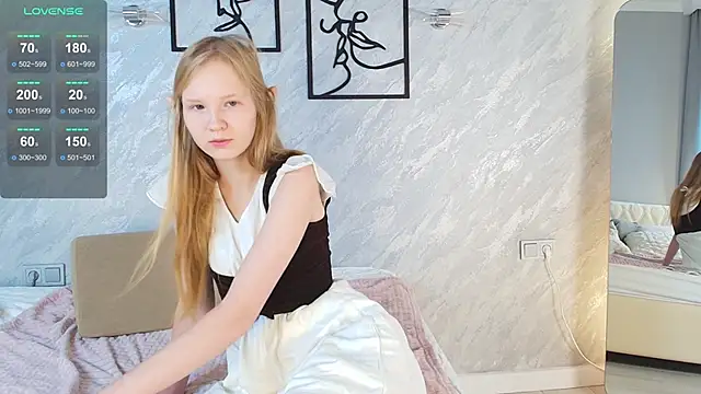 LiandraNelson online show from November 23, 5:17 am