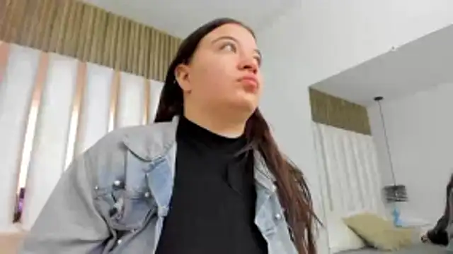 AmbarGills online show from January 13, 1:04 pm