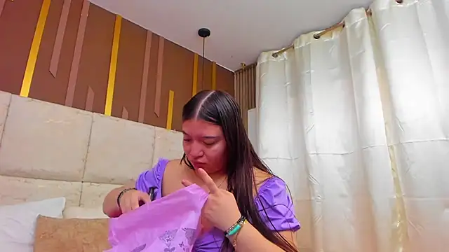 AmbarGills online show from February 24, 1:01 pm