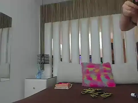 AmbarGills online show from October 31, 1:52 pm