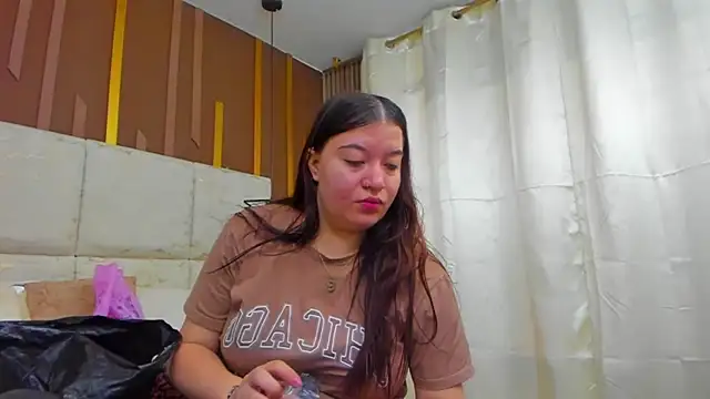 AmbarGills online show from March 15, 1:07 pm