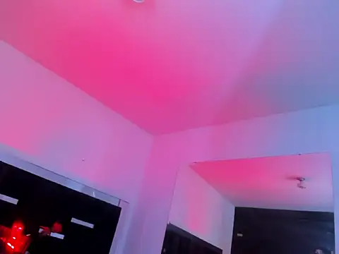 Snapshot of Cami_KingSex chatting on April 22, 11:00 pm Cami KingSex online show from April 22, 11:00 pm
