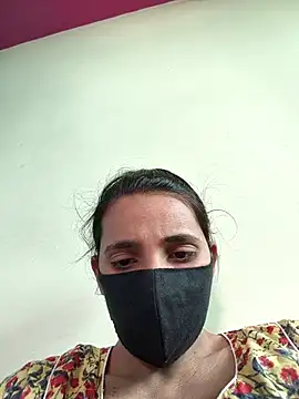 Snapshot of Royal_Shona chatting on November 10, 9:36 am Royal Shona online show from November 10, 9:36 am