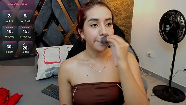 Snapshot of Vittoria_Conti_ chatting on April 20, 5:25 pm Vittoria Conti online show from April 20, 5:25 pm