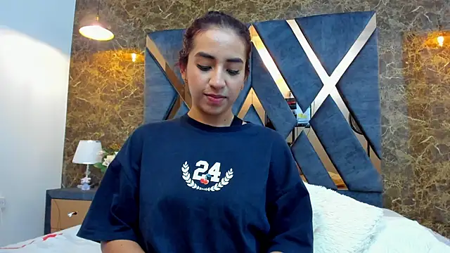 Snapshot of Vittoria_Conti_ chatting on November 28, 5:13 pm Vittoria Conti online show from November 28, 5:13 pm