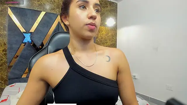 Snapshot of Vittoria_Conti_ chatting on November 22, 4:17 pm Vittoria Conti online show from November 22, 4:17 pm