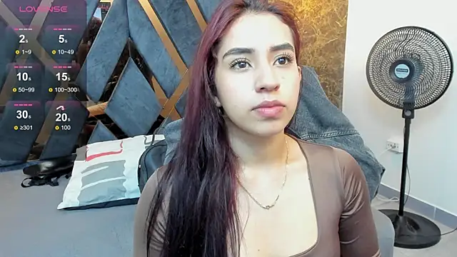 Vittoria Conti  online show from April 18, 5:15 pm