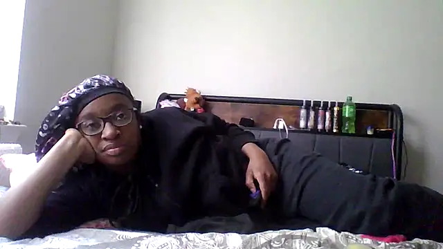 dezzidavill online show from March 24, 1:55 pm