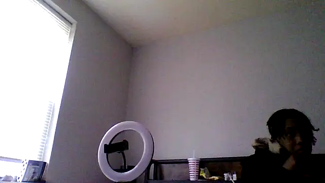 Snapshot of dezzidavill chatting on February 20, 3:03 pm dezzidavill online show from February 20, 3:03 pm