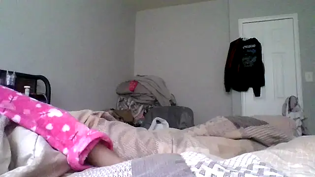 dezzidavill online show from March 31, 11:45 am