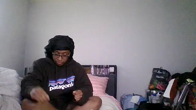 Snapshot of dezzidavill chatting on February 22, 4:19 pm dezzidavill online show from February 22, 4:19 pm