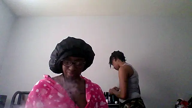 Snapshot of dezzidavill chatting on February 15, 3:22 pm dezzidavill online show from February 15, 3:22 pm