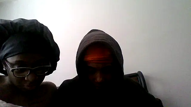 Snapshot of dezzidavill chatting on February 7, 2:58 pm dezzidavill online show from February 7, 2:58 pm