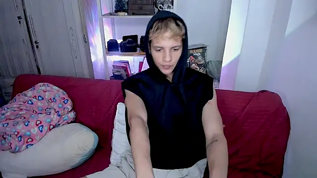 tylernova online show from January 9, 3:02 am