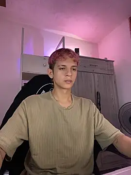 tylernova online show from December 4, 3:49 am