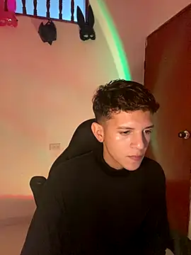 tylernova online show from October 18, 4:03 am