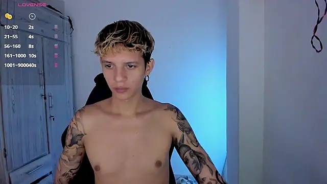 tylernova online show from April 13, 4:16 am