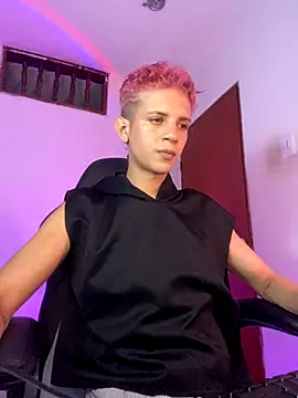 tylernova online show from November 16, 3:44 am