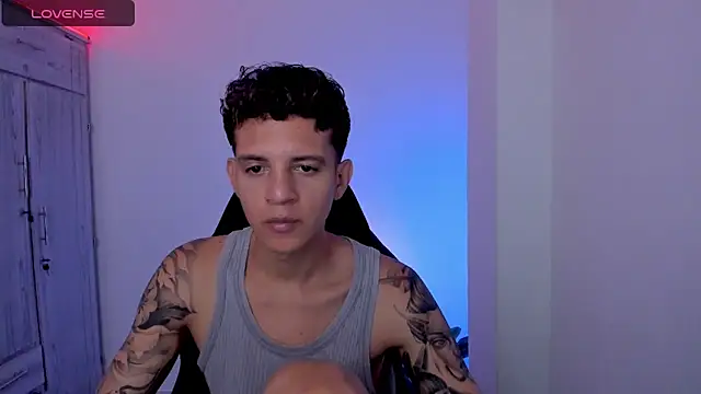 tylernova online show from April 25, 3:42 am