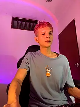 tylernova online show from November 14, 3:21 am