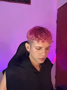 tylernova online show from November 18, 3:43 am