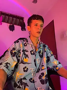 tylernova online show from November 2, 3:44 am