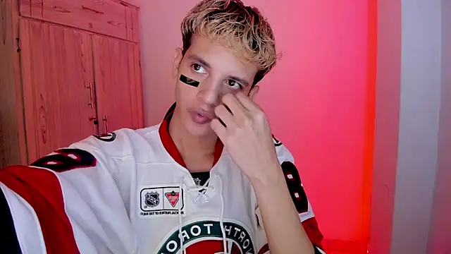 tylernova online show from February 8, 3:15 am