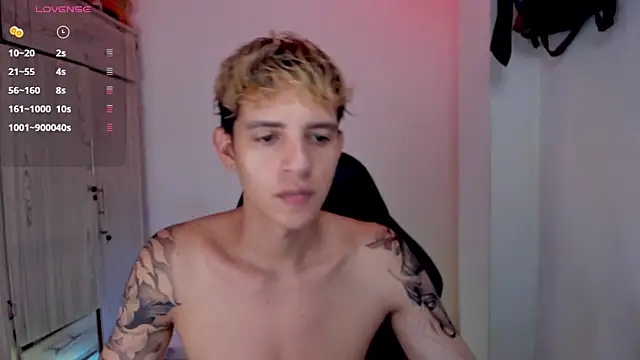 tylernova online show from April 3, 3:46 am