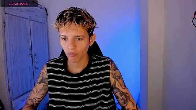 tylernova online show from April 12, 3:10 am