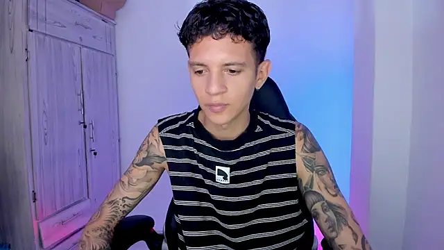 tylernova online show from May 23, 3:05 am