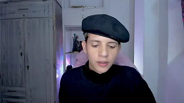 tylernova online show from January 10, 2:07 am