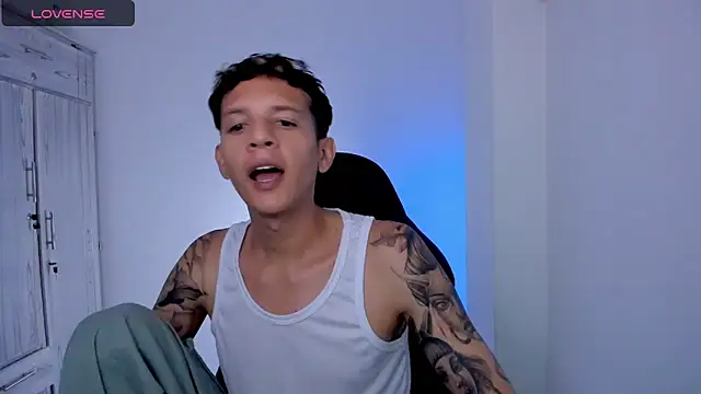 tylernova online show from May 4, 3:21 am