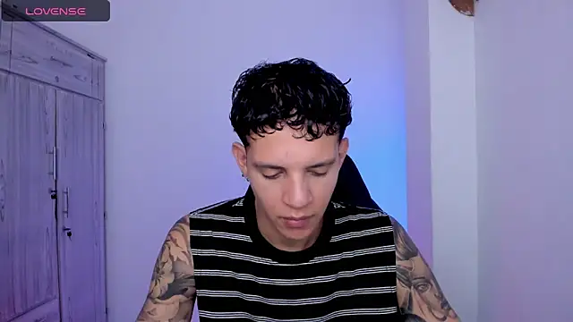 tylernova online show from June 2, 3:17 am