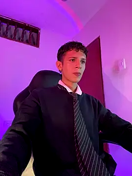 tylernova online show from November 6, 4:05 am