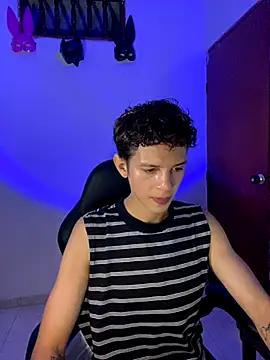 tylernova online show from October 10, 4:13 am