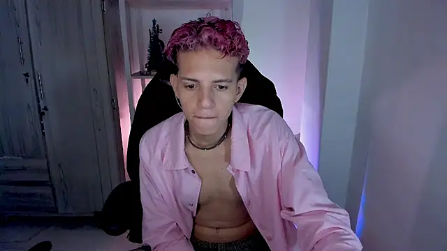 tylernova online show from December 20, 3:42 am